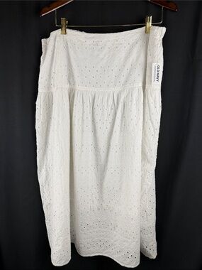 Old Navy White Eyelet Tiered Maxi Skirt